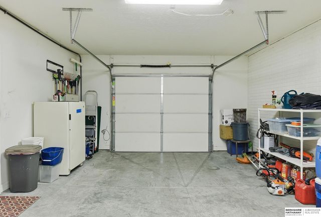 5823 S 238th Street, Elkhorn, NE 68022