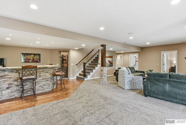 5823 S 238th Street, Elkhorn, NE 68022