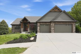 5823 S 238th Street, Elkhorn, NE 68022
