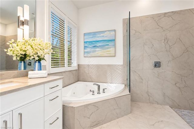 4840 Boulevard CT, Naples, FL 34103