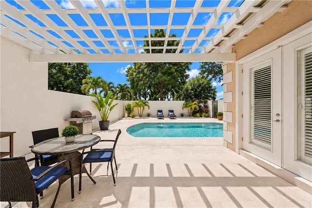 4840 Boulevard CT, Naples, FL 34103