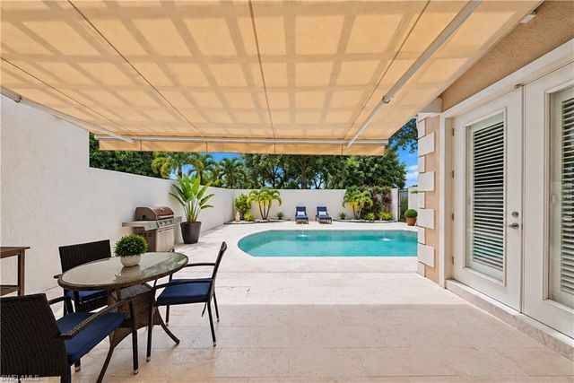 4840 Boulevard CT, Naples, FL 34103