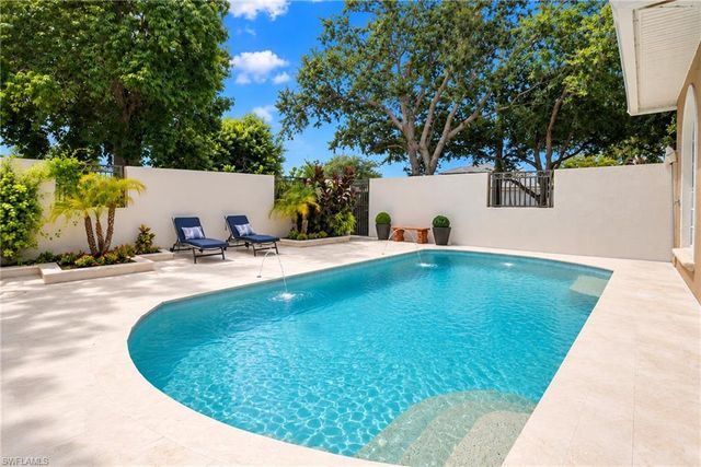 4840 Boulevard CT, Naples, FL 34103