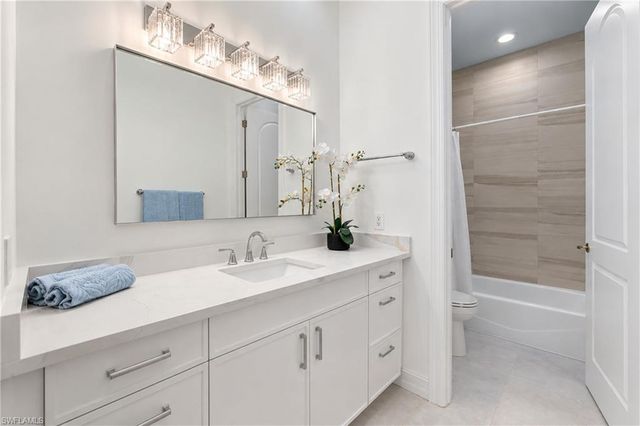4840 Boulevard CT, Naples, FL 34103