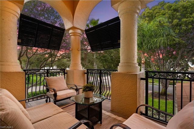 4840 Boulevard CT, Naples, FL 34103