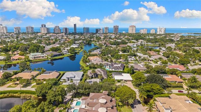 4840 Boulevard CT, Naples, FL 34103