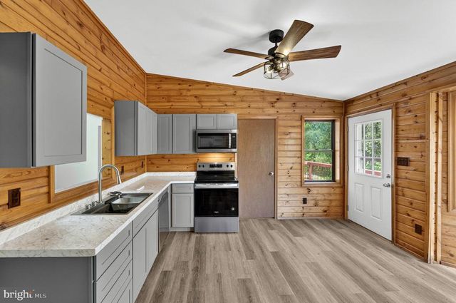 8265 OPAL RD, Warrenton, VA 20186