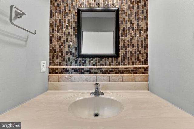 8265 OPAL RD, Warrenton, VA 20186