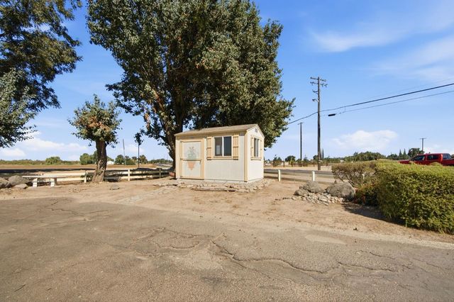 107 Frazine Rd, Modesto, CA 95357