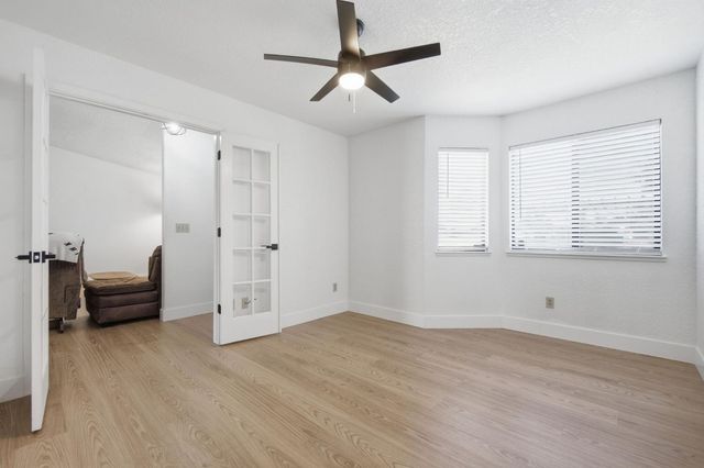 107 Frazine Rd, Modesto, CA 95357