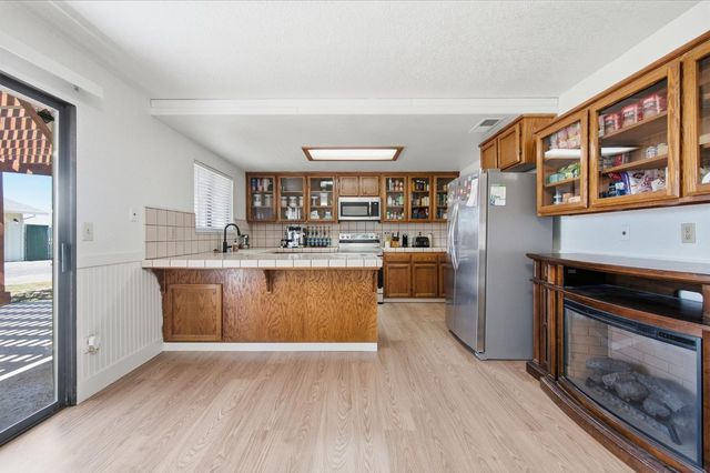 107 Frazine Rd, Modesto, CA 95357