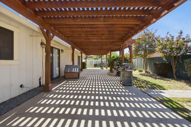 107 Frazine Rd, Modesto, CA 95357