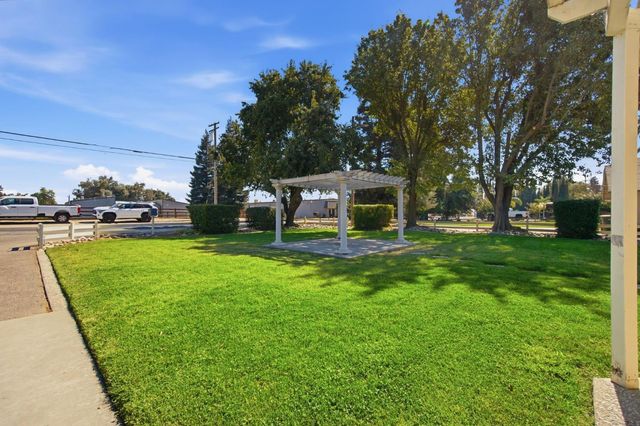 107 Frazine Rd, Modesto, CA 95357