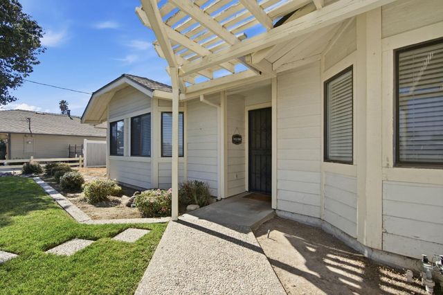 107 Frazine Rd, Modesto, CA 95357