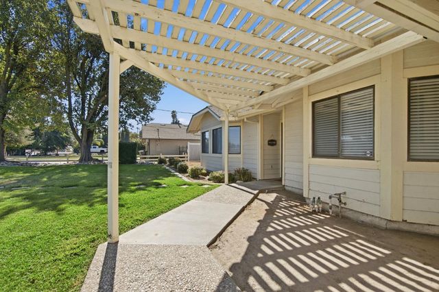 107 Frazine Rd, Modesto, CA 95357