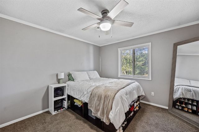 1521 Oak Ridge Lane 3, Cedar Rapids, IA 52403