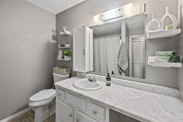 1521 Oak Ridge Lane 3, Cedar Rapids, IA 52403