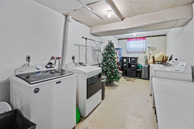 1521 Oak Ridge Lane 3, Cedar Rapids, IA 52403