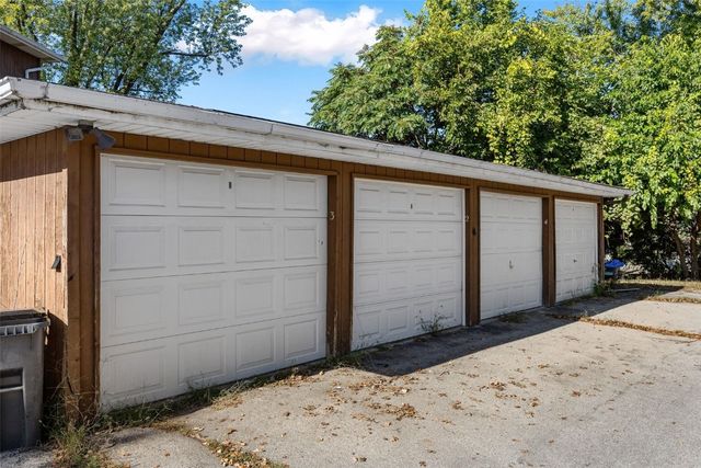 1521 Oak Ridge Lane 3, Cedar Rapids, IA 52403