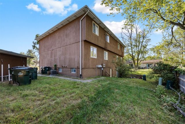 1521 Oak Ridge Lane 3, Cedar Rapids, IA 52403