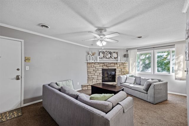 1521 Oak Ridge Lane 3, Cedar Rapids, IA 52403