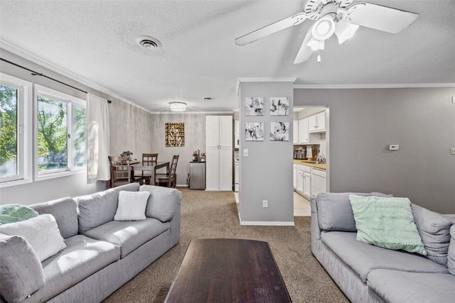 1521 Oak Ridge Lane 3, Cedar Rapids, IA 52403