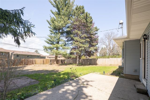 93 Governor Ter, Irondequoit, NY 14609