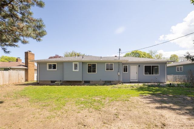 93 Governor Ter, Irondequoit, NY 14609