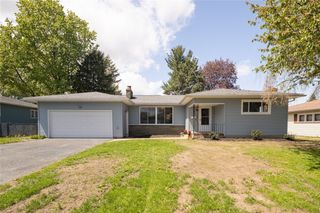 93 Governor Ter, Irondequoit, NY 14609