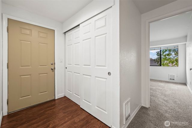 1780 W Sunn Fjord Lane #E301, Bremerton, WA 98312