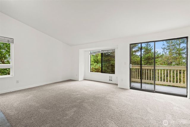 1780 W Sunn Fjord Lane #E301, Bremerton, WA 98312