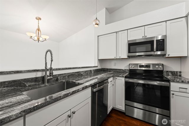 1780 W Sunn Fjord Lane #E301, Bremerton, WA 98312