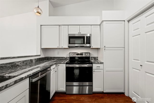 1780 W Sunn Fjord Lane #E301, Bremerton, WA 98312