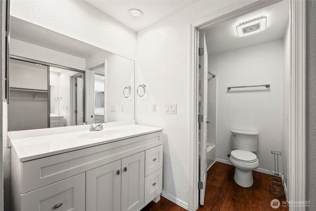 1780 W Sunn Fjord Lane #E301, Bremerton, WA 98312