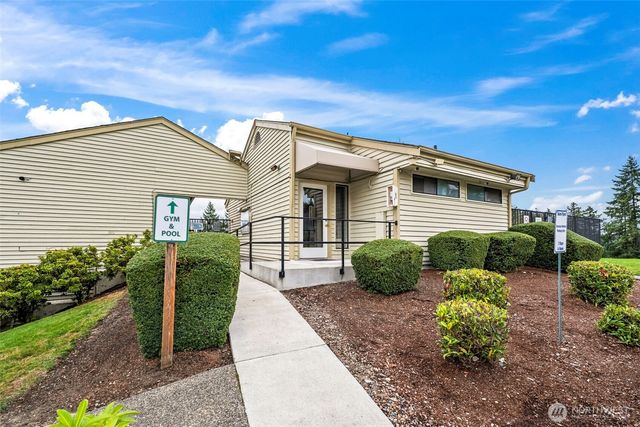 1780 W Sunn Fjord Lane #E301, Bremerton, WA 98312