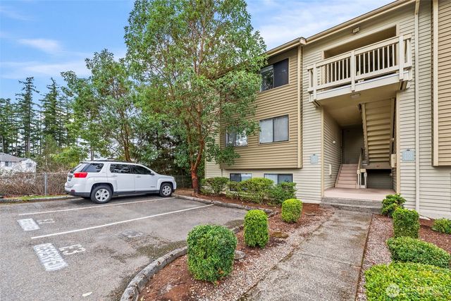 1780 W Sunn Fjord Lane #E301, Bremerton, WA 98312