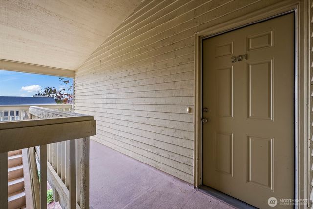 1780 W Sunn Fjord Lane #E301, Bremerton, WA 98312