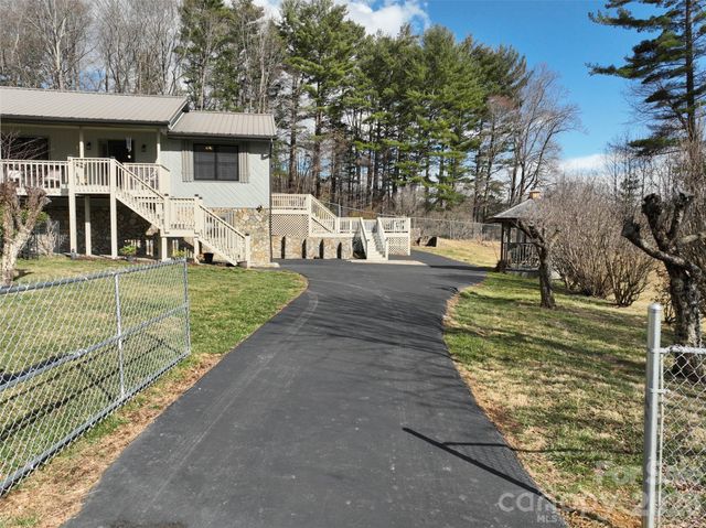 342 Mountain View Road, Burnsville, NC 28714