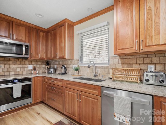 342 Mountain View Road, Burnsville, NC 28714