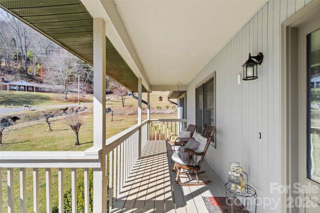 342 Mountain View Road, Burnsville, NC 28714