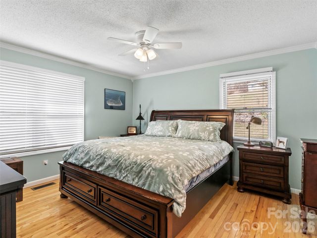 342 Mountain View Road, Burnsville, NC 28714