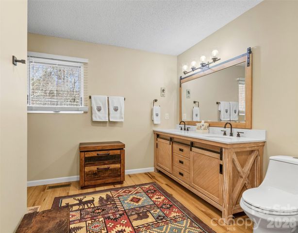 342 Mountain View Road, Burnsville, NC 28714