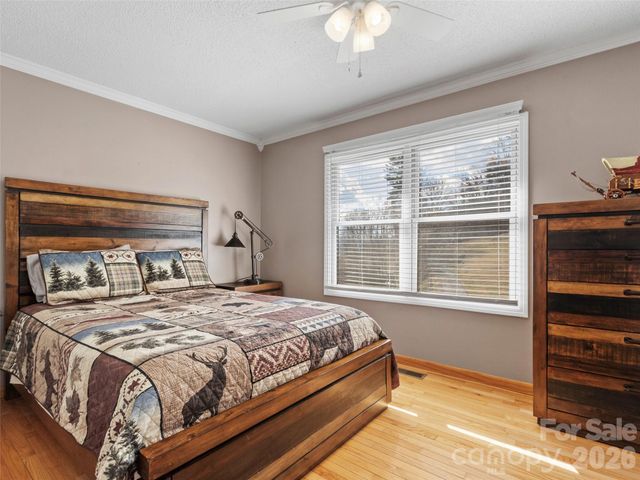 342 Mountain View Road, Burnsville, NC 28714