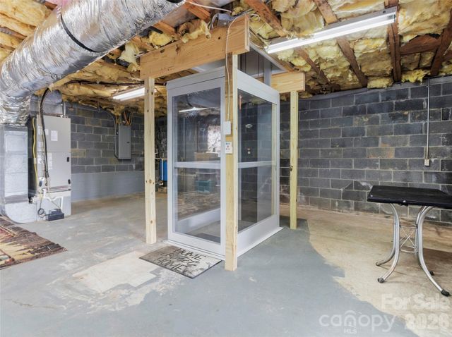 342 Mountain View Road, Burnsville, NC 28714