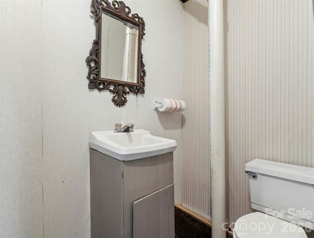 342 Mountain View Road, Burnsville, NC 28714