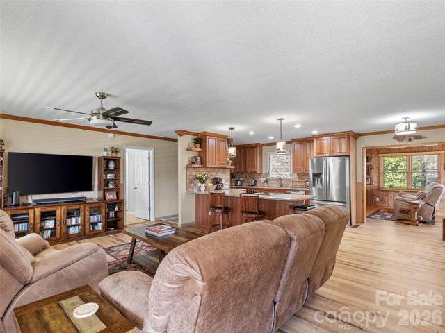 342 Mountain View Road, Burnsville, NC 28714