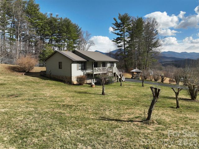 342 Mountain View Road, Burnsville, NC 28714