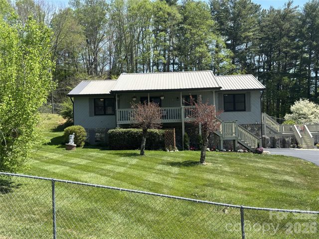 342 Mountain View Road, Burnsville, NC 28714