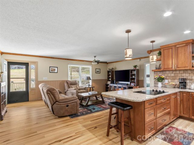 342 Mountain View Road, Burnsville, NC 28714