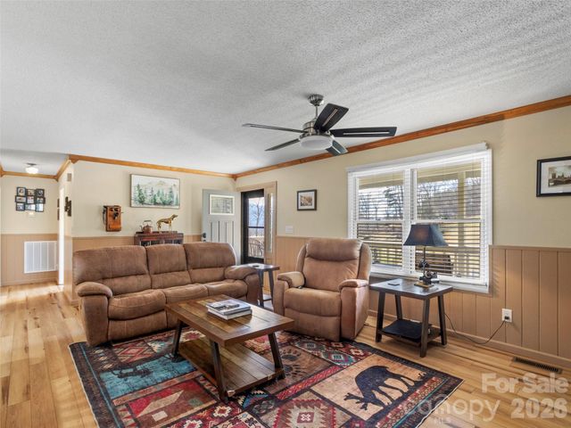 342 Mountain View Road, Burnsville, NC 28714